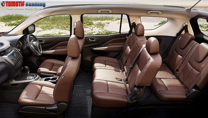 Interior Nissan Terra