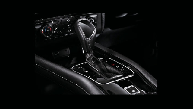 Interior-DFSK-Glory-580-8