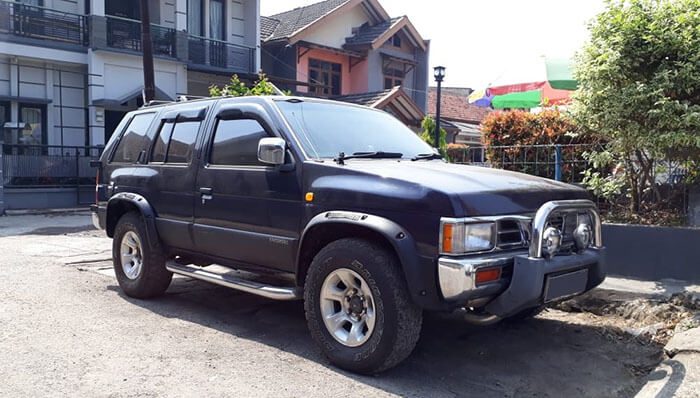 Jual Nissan Terano kingsroad f1 Th 2000 Mulus - Warna Hitam (Mulus)