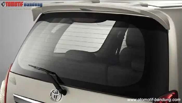 Melapisi Kaca Film Mobil yang Memiliki Defogger