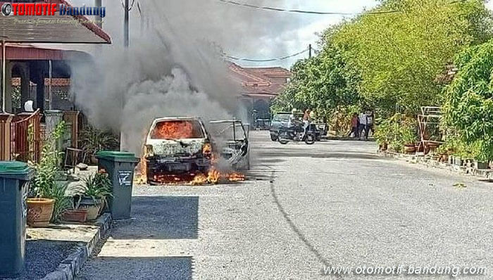 Power Bank Tertinggal Mengakibatkan Mobil Terbakar