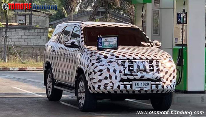 Toyota Fortuner & Hilux Facelift Tertangkap Kamera di Thailand