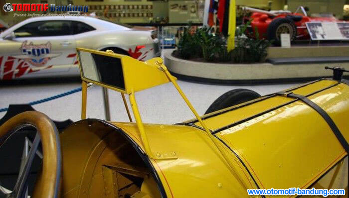 Asal Muasal Spion Mobil