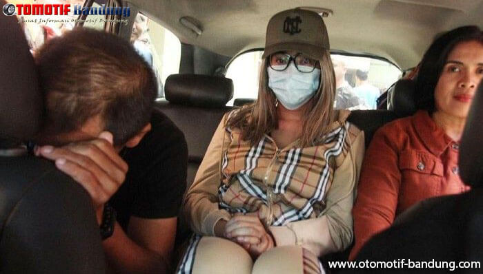 Mimpi Lucinta Luna Naik Camry Seperti Ibu Pejabat