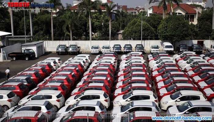 Target Penjualan Mobil Turun Lagi Setelah Diserang Corona