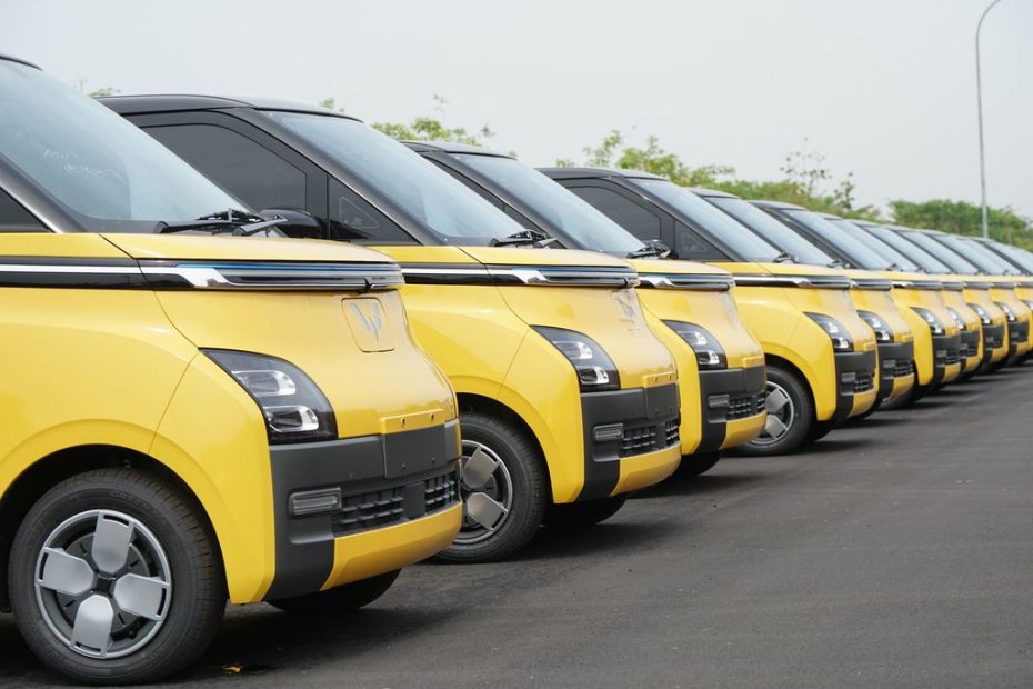 Denza D9: Fenomena Pendatang Baru yang Mengguncang Pasar Otomotif Indonesia dengan Satu Model Unggulan. Denza D9: Fenomena Pendatang Baru yang Mengguncang Pasar Otomotif Indonesia dengan Satu Model Unggulan.